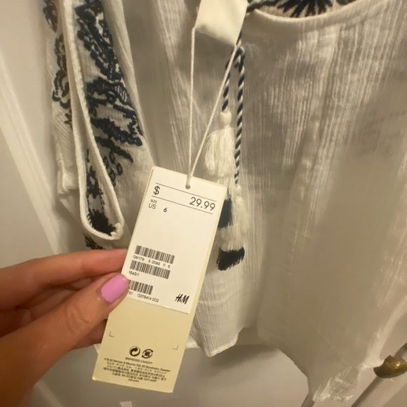 Cute H&M summer top!! - Picture 4 of 4